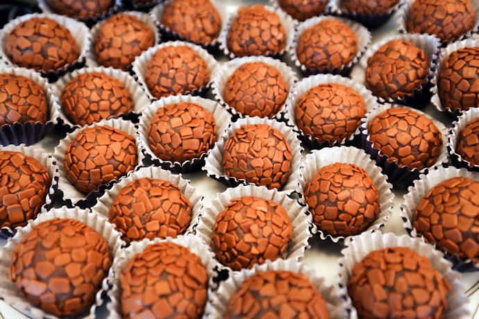 Branco, ao Leite ou Meio Amargo? Escolha o Tipo do Chocolate Granulado