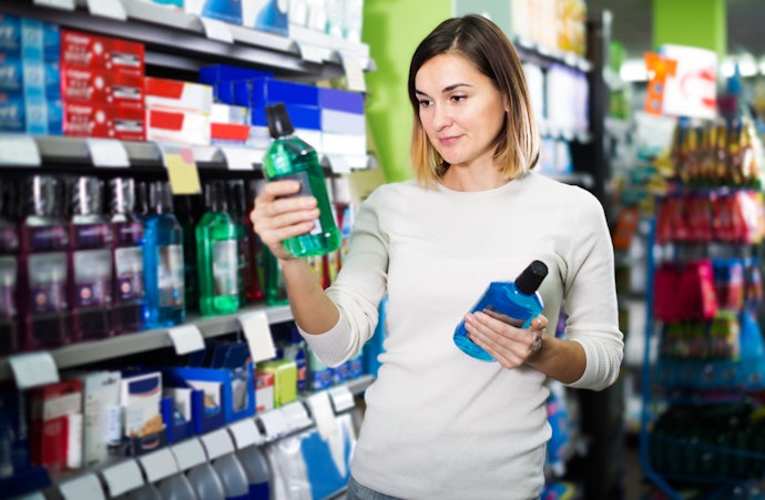 Para Evitar Mau Hálito e Placas, Prefira Enxaguante Bucal com Cloreto de Cetilpiridínio (CPC)