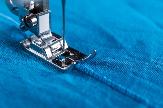 Quer Máquina de Costura Doméstica que Costura Jeans? Escolha uma com Estrutura Interna de Metal