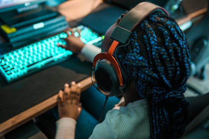 Monitores Gamer com Alto-Falantes Podem Oferecer Mais Custo-Benefício