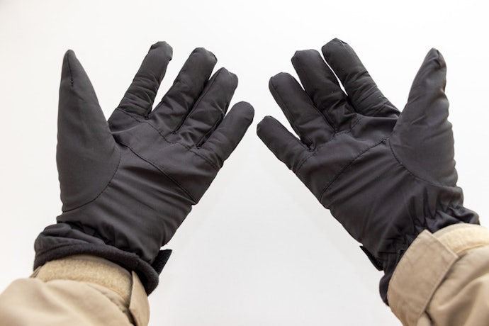 Vai Usar em Ambientes Externos? Prefira uma Luva Térmica para Fio Impermeável