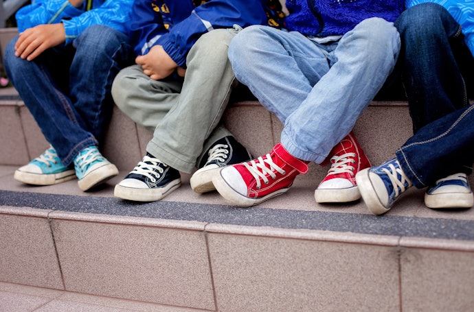 Prefira um All Star com Cores que Combinam com os Seus Looks, como Preto, Branco ou Azul
