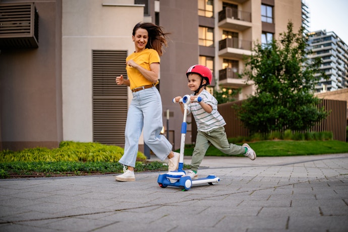 Para os Pequenos de 2 a 5 anos: Considere a Estabilidade do Patinete de 3 Rodas
