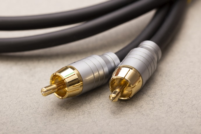Prefira Cabos RCA com Conector Banhado a Ouro ou Níquel