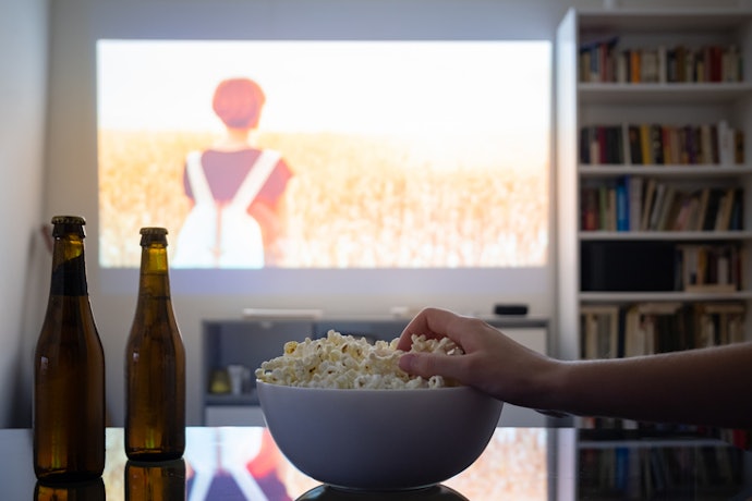 Para Assistir Filmes, Prefira Projetores com Taxa de Contraste de 100.000:1 e Projeção DLP