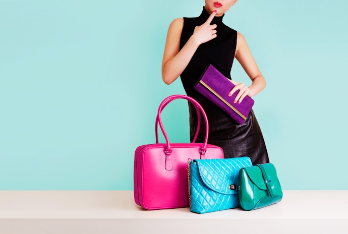 Bolsa Colcci Pequena ou Grande? Depende do que Você Costuma Levar