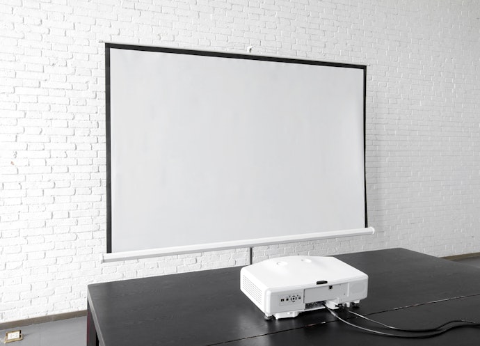 Escolha uma Tela de Projeção com Tecido Matte White