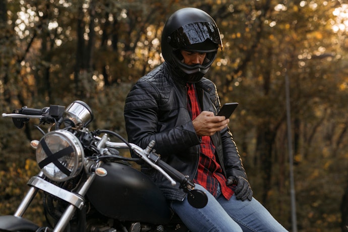 Os Melhores Rastreadores de Moto Têm Ainda Mais Recursos, como Alarme e Escuta