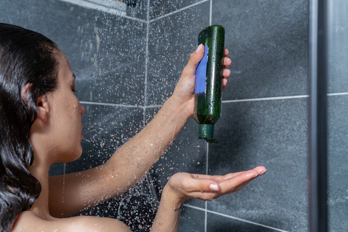 Para Limpar, Tingir e Hidratar, Opte por Shampoo que Pinta o Cabelo 3 em 1