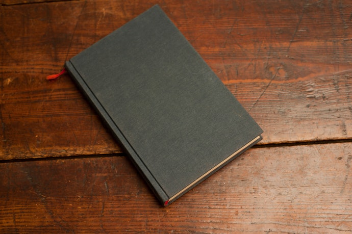 Livros de Contos com Capa Dura São Mais Duráveis e Bonitos