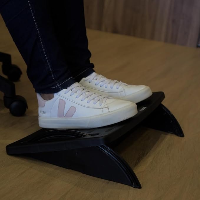 Prefira um Suporte para Pés com Regulagem de Altura e de Inclinação