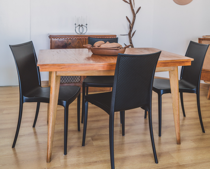 Compare as Dimensões da Peça com as de Sua Mesa ou Bancada
