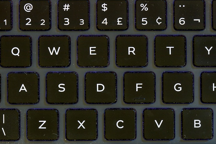 Para Facilitar a Escrita em Português, Escolha um Teclado Ergonômico ABNT2