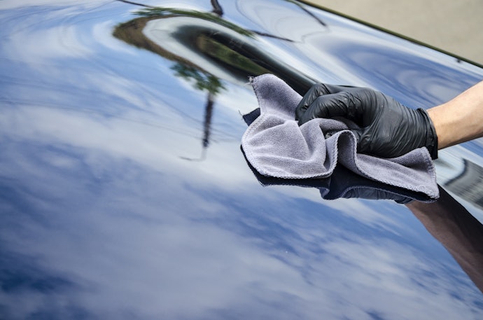 Ceras Limpadoras Eliminam Impurezas na Pintura Mantendo o Brilho Original do Carro