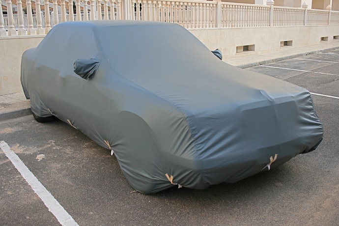 Capas para Carro com Recursos Extras, como Elástico na Barra São Mais Práticas