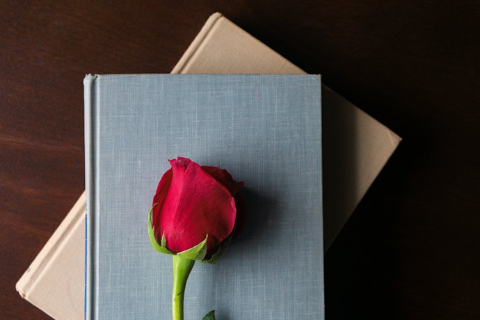 Livros de Romance com Capa Dura São Mais Duráveis