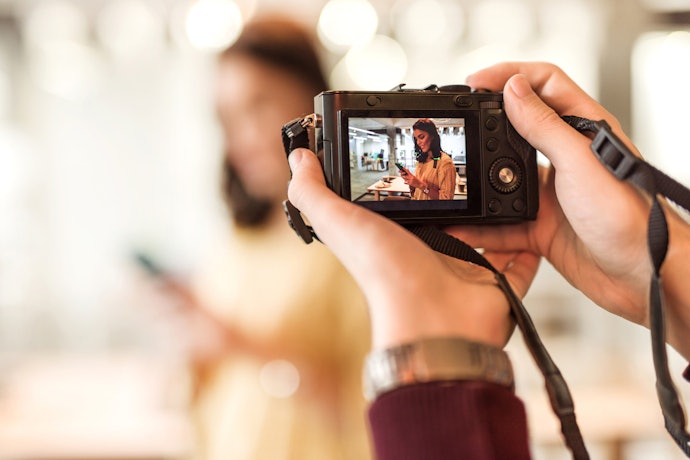 GPS e LCD Articulável Otimizam o Uso da Câmera Nikon