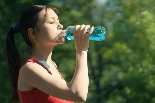 Para Manter o Peso, Prefira Isotônicos com 30 a 50 kcal por Porção de 200 ml