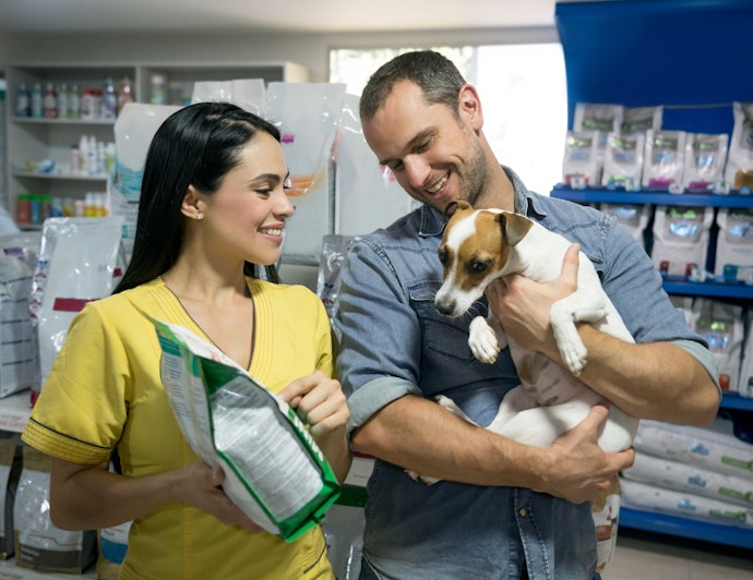 Observe o Tamanho do Pacote de Ração Light para Cães