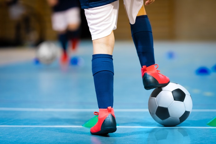 Para Mais Estabilidade, Prefira uma Chuteira Nike de Futsal com Cano Alto