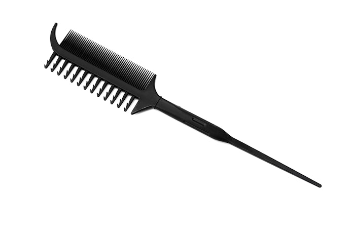 É Profissional de Salão de Beleza? Não Deixe de Adquirir um Pente para Mechas
