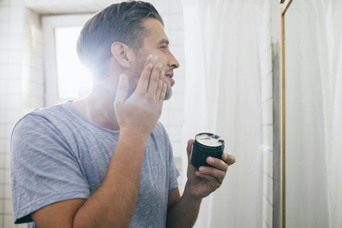 Peles Sensíveis ou Sensibilizadas: Escolha Balms com Camomila ou Aloe Vera e Livre de Álcool