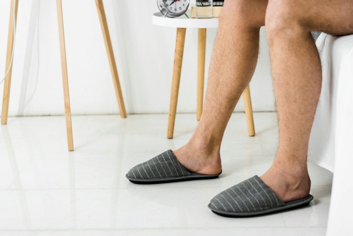 Para Evitar Pés Suados ou Abafados, Prefira Pantufas Masculinas de Algodão