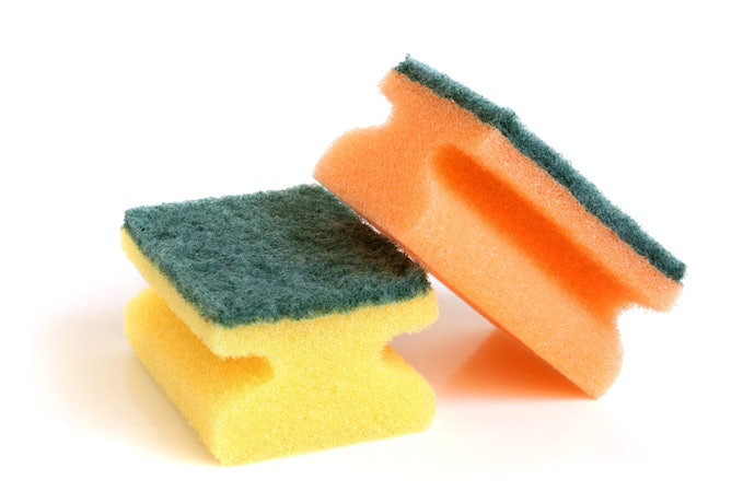 Esponja Multiuso ou Não Risca? Escolha a Ideal para Sua Cozinha