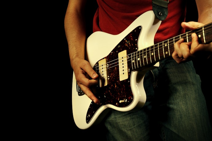Roundwound, Halfwound ou Flatwound? Defina o Tipo de Encordoamento para Sua Guitarra