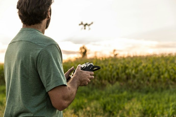 Para Voos Recreativos, Prefira Drones com Alcance de Pelo Menos 1 km