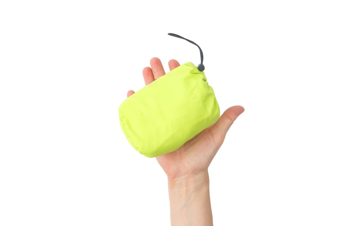 Se Vai Carregar na Mochila, Prefira uma Jaqueta Corta-Vento Masculina Dobrável