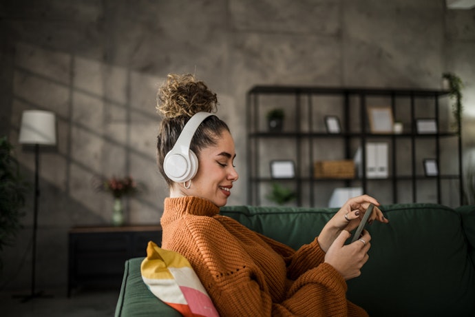 Sony ou JBL: Se Busca Maior Imersão em Músicas, Filmes e Jogos