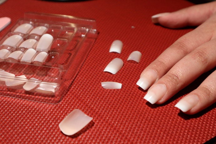 Para Garantir que as Unhas Vão Servir na Largura das Suas Unhas, Prefira Pacotes com 24 Unidades ou Mais