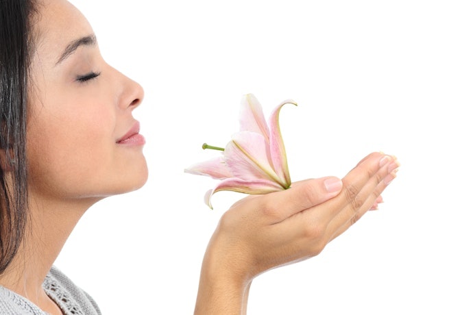 Se Tem Pele Sensível, Priorize Cremes com Ceramidas e Evite Fragrâncias
