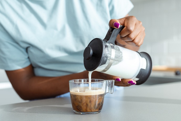 Deseja Variar no Café? Prefira Prensas Francesa com Recursos Extras, como Espumador de Leite