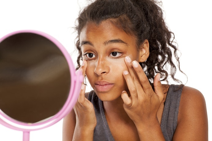Para Disfarçar Sinais de Cansaço e Linhas Finas, Prefira um Corretivo para Olheiras Glow