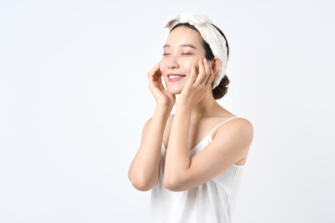 Possui Alergia? Considere um Creme para Área dos Olhos 40 Anos Hipoalergênico e sem Fragrância