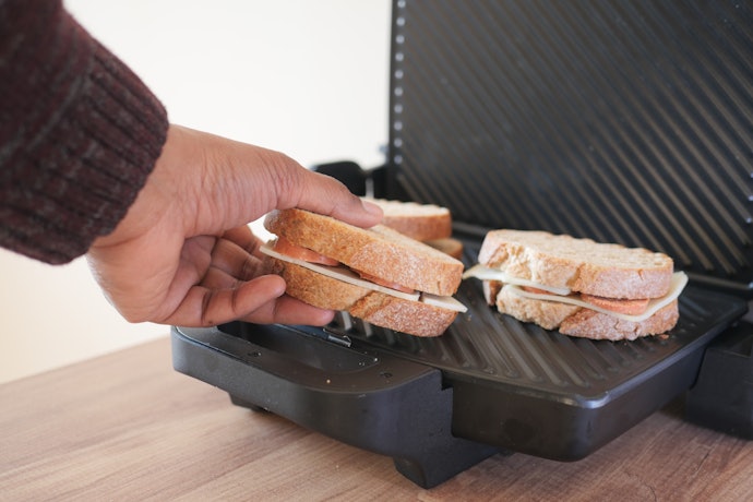 Para Preparar 3 Sanduíches ou Filés por Vez, Prefira uma Sanduicheira Grill Grande de 30x30cm
