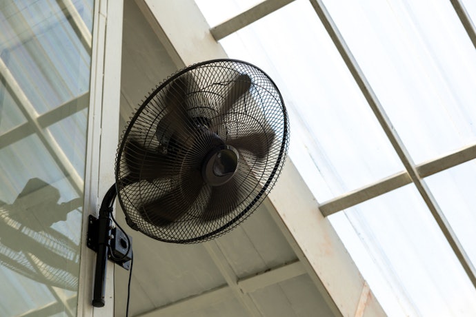 Vai Usar o Aparelho em Ambiente Seco? Opte por Ventilador de Parede com Umidificador