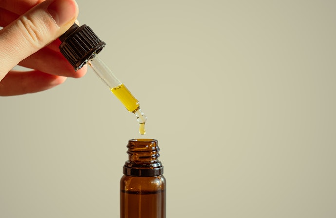 Se Você Tem Dificuldade para Engolir Cápsulas, Opte por Vitamina D3 com K2 em Gotas