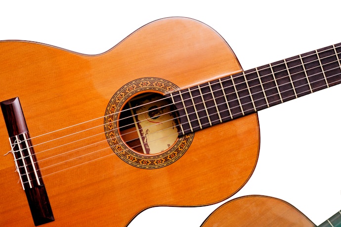 Verifique o Material do Tampo do Violão, para Garantir Melhor Projeção Sonora