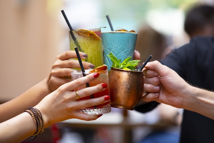 Para Drinks e Coquetéis, Prefira Licores de Frutas Feitos com Vodka ou Cachaça Neutra