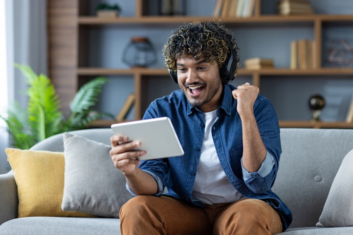 Para Ler, Jogar ou Assistir Conteúdos Confortavelmente, Opte por Telas de 10 a 12,9"