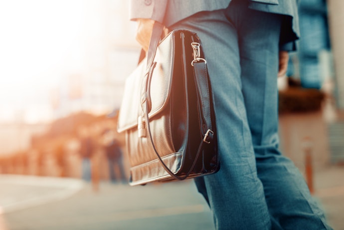 Prefira um Suporte Portátil ou Dobrável para Levar em Diferentes Lugares