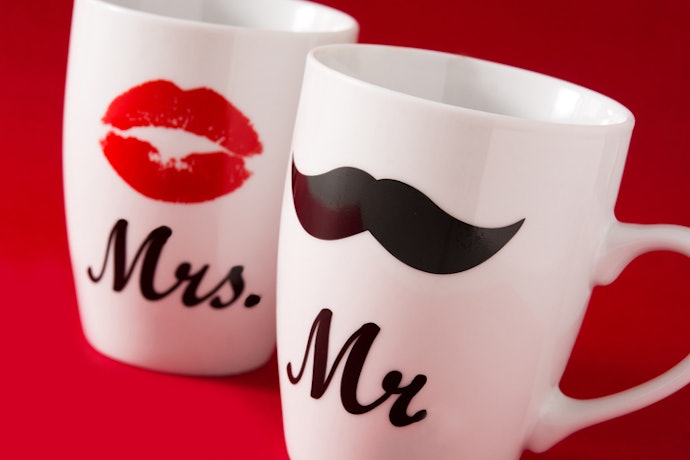 Se Quer Presentes para Namorado Criativos, Prefira Caneca ou Almofada Personalizada