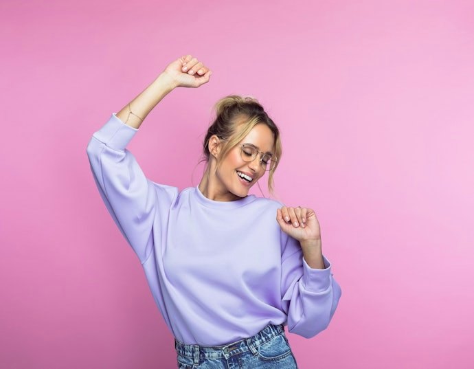 Quer um Desodorante Feminino que Não Mancha a Roupa? Opte por Versões Invisíveis ou Antimanchas