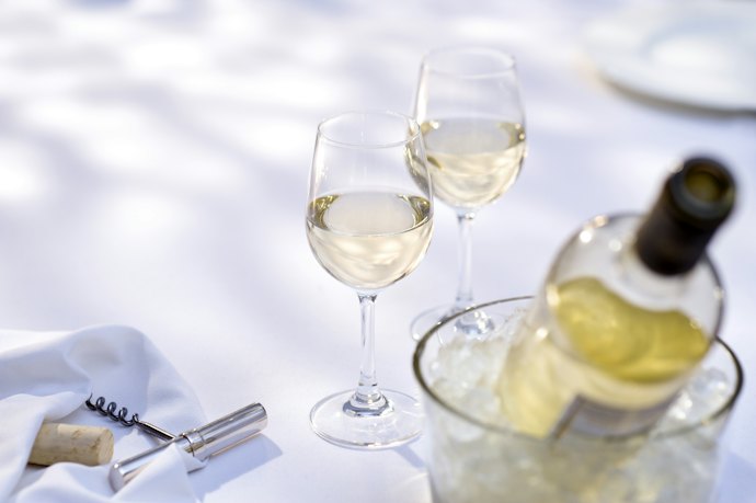Para Consumir Gelado, de 6 a 8 °C, Escolha um Vinho Branco