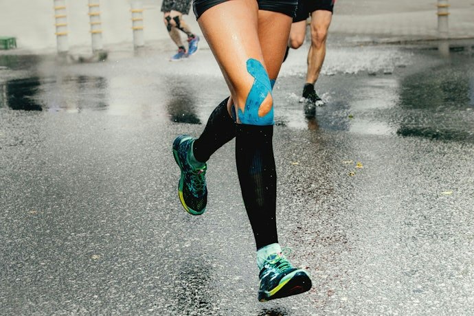 Para Lidar com Suor ou Esportes Aquáticos, Escolha Bandagens Resistentes à Água