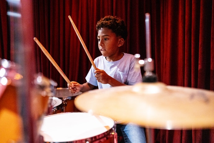 Se Quer uma Bateria Infantil Profissional Completa, Considere um Modelo com 5 Peças ou Mais