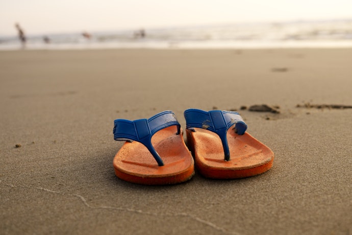 Para Usar na Praia ou na Piscina, Opte por um Chinelo Kenner com Palmilha Impermeável